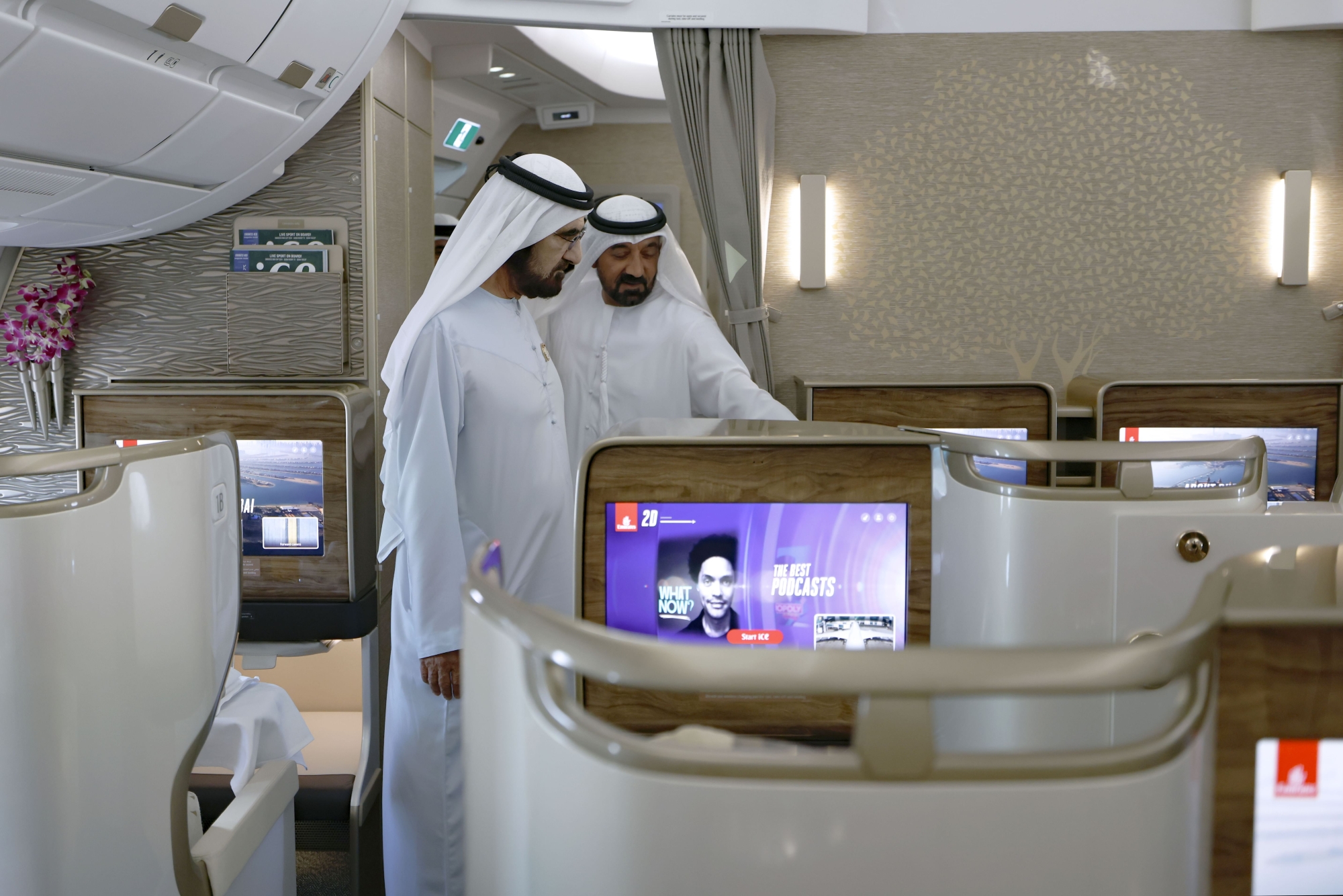 Mohammed bin Rashid Showcases Emirates’ Groundbreaking A350 at Dubai Airport