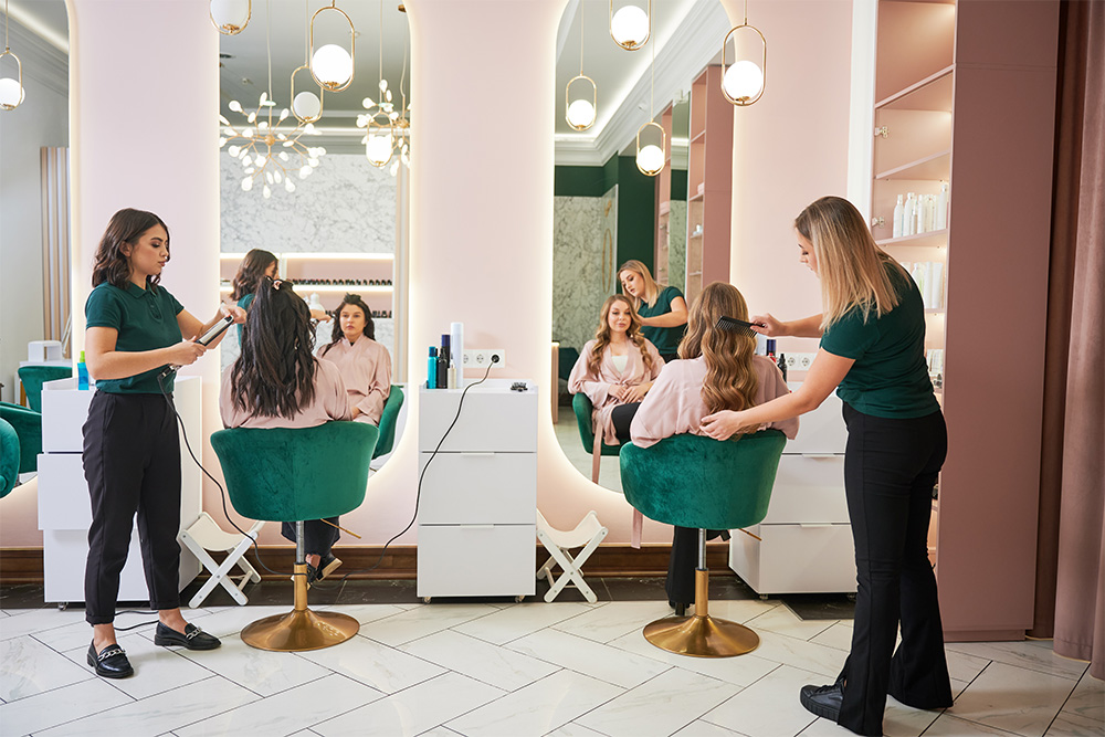 Top Ladies Salons in Sharjah: Locations and Timings